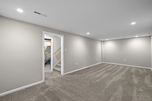 2201 7th Ave NW, Minot, ND 58703