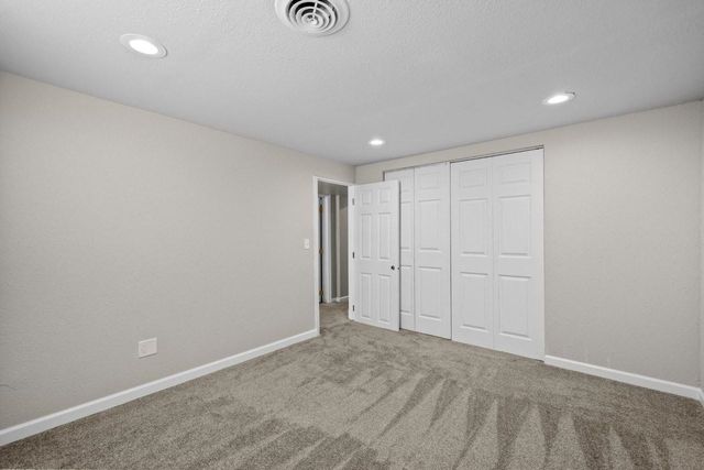 2201 7th Ave NW, Minot, ND 58703