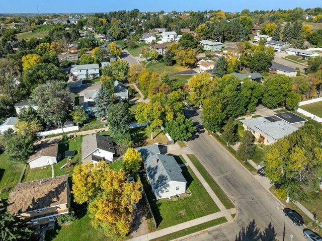 2201 7th Ave NW, Minot, ND 58703