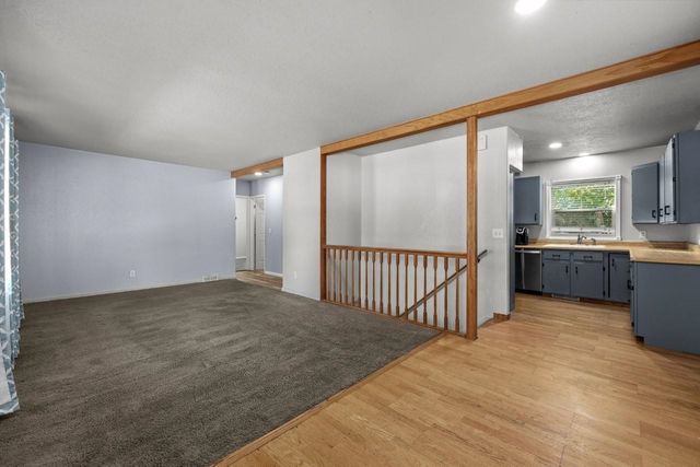 2201 7th Ave NW, Minot, ND 58703