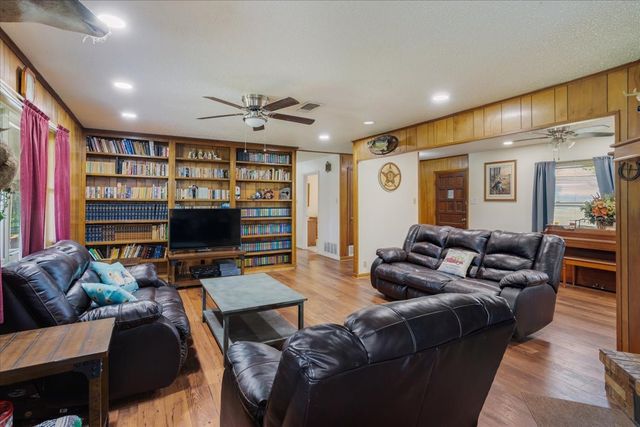 7717 Farm to Market 2648, Paris, TX 75462