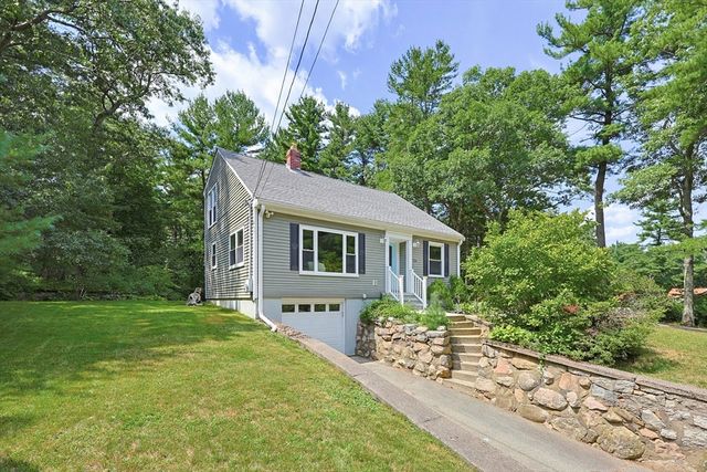 324 Taunton St, Wrentham, MA 02093