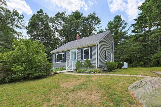 324 Taunton St, Wrentham, MA 02093