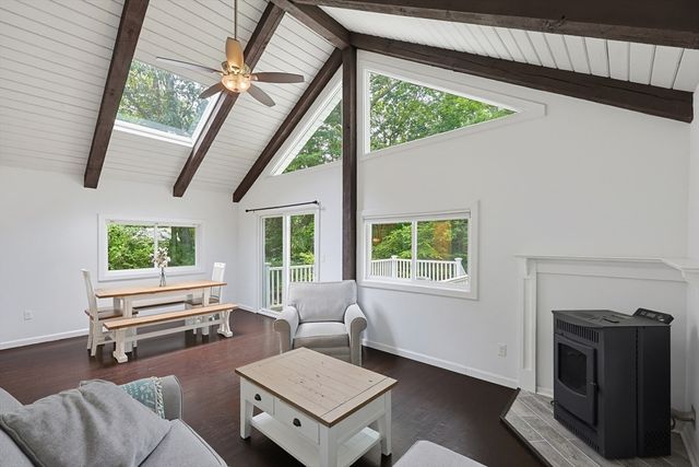 324 Taunton St, Wrentham, MA 02093