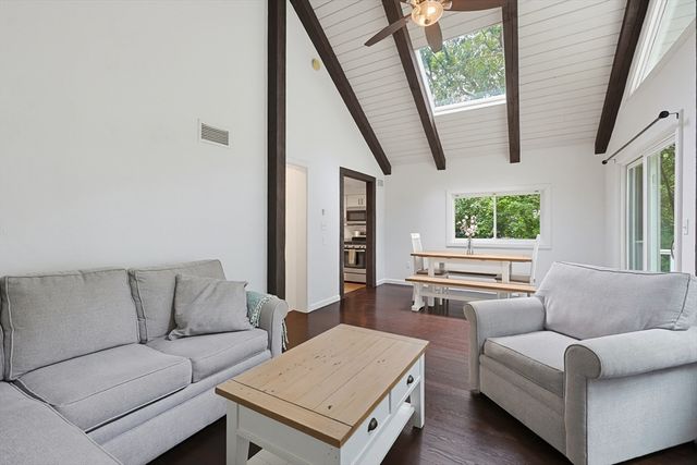 324 Taunton St, Wrentham, MA 02093