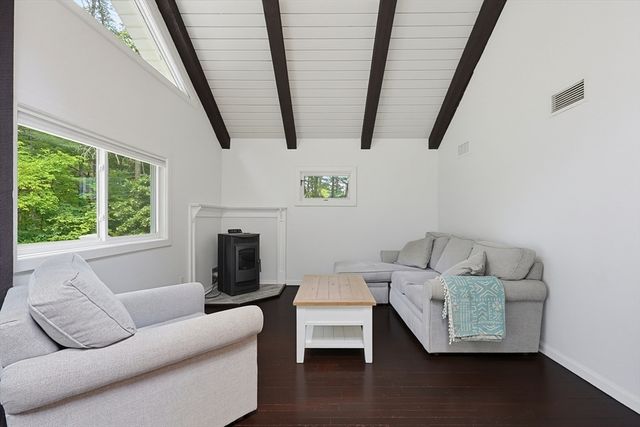 324 Taunton St, Wrentham, MA 02093