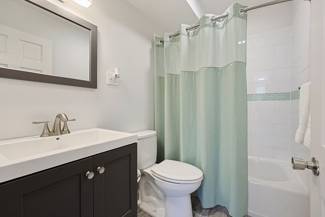 324 Taunton St, Wrentham, MA 02093