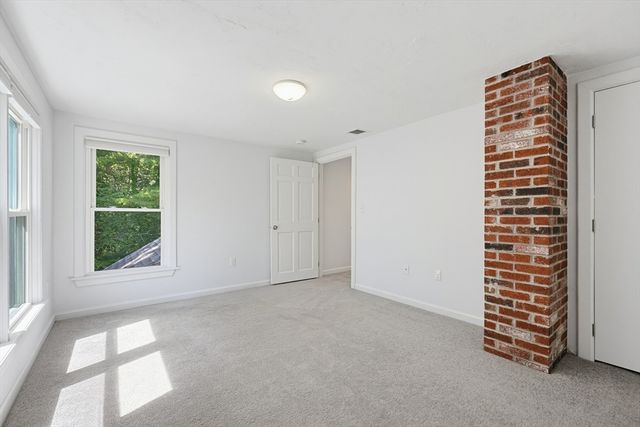 324 Taunton St, Wrentham, MA 02093