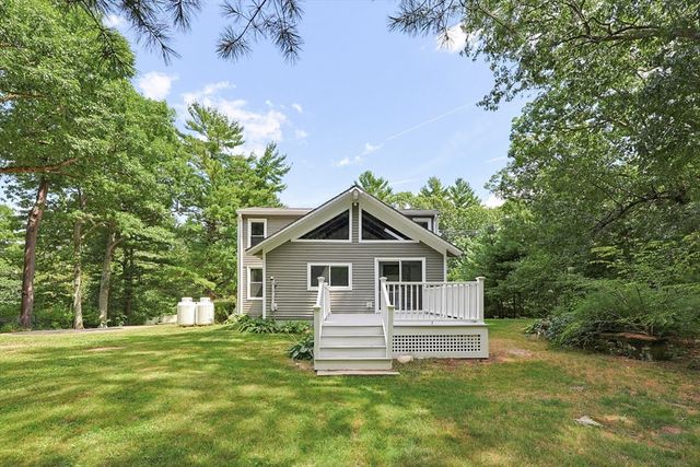 324 Taunton St, Wrentham, MA 02093