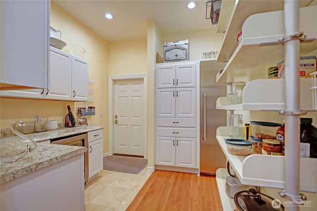 1009 Kingswood Drive, Camano Island, WA 98282