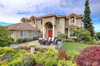 1009 Kingswood Drive, Camano Island, WA 98282