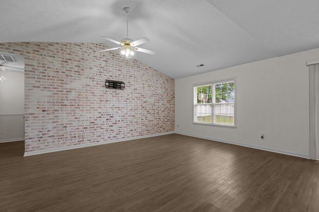 2216 Kirkland Dr., Conway, SC 29526