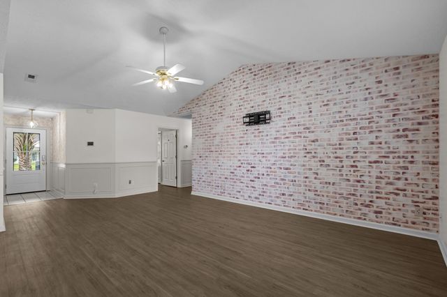 2216 Kirkland Dr., Conway, SC 29526