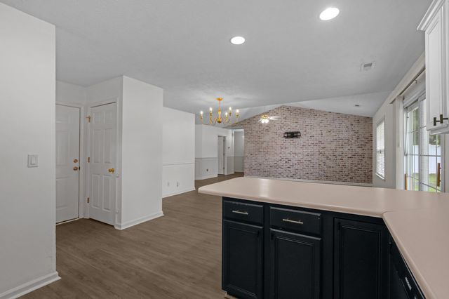 2216 Kirkland Dr., Conway, SC 29526