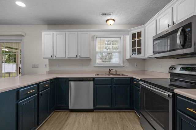 2216 Kirkland Dr., Conway, SC 29526