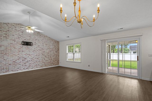2216 Kirkland Dr., Conway, SC 29526