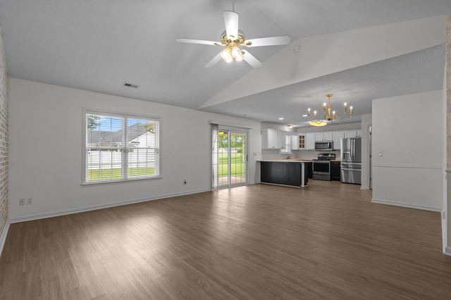 2216 Kirkland Dr., Conway, SC 29526