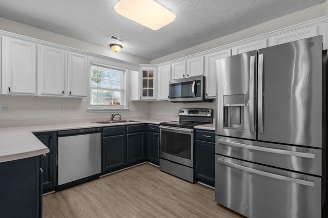 2216 Kirkland Dr., Conway, SC 29526