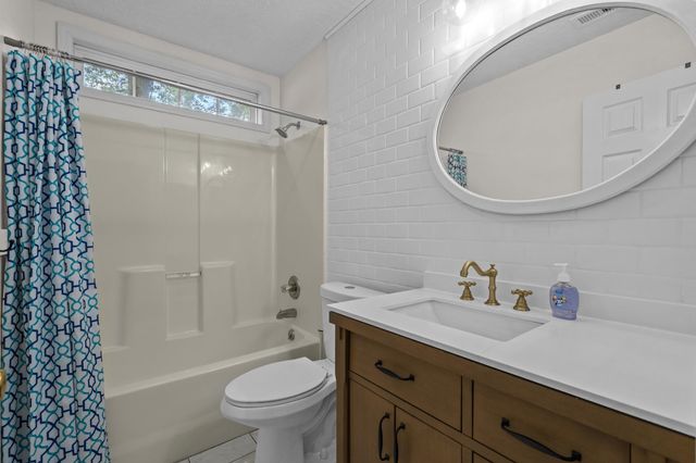 2216 Kirkland Dr., Conway, SC 29526