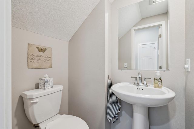 718 Spruce Needle Lane, Cedar Falls, IA 50613