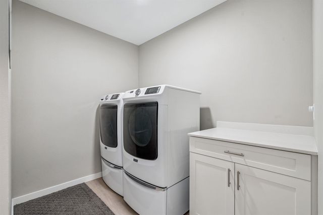 718 Spruce Needle Lane, Cedar Falls, IA 50613