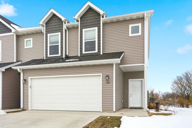 718 Spruce Needle Lane, Cedar Falls, IA 50613