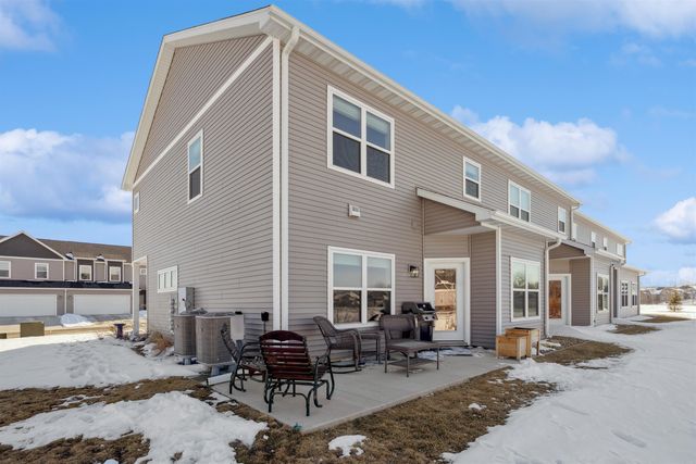 718 Spruce Needle Lane, Cedar Falls, IA 50613