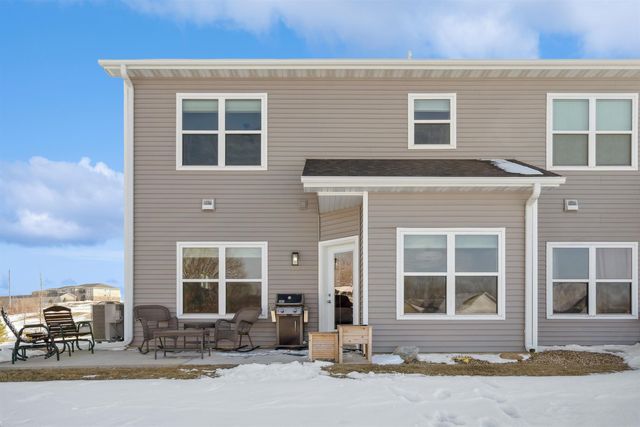 718 Spruce Needle Lane, Cedar Falls, IA 50613