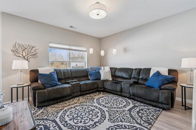 718 Spruce Needle Lane, Cedar Falls, IA 50613