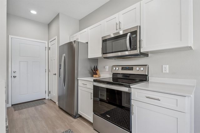 718 Spruce Needle Lane, Cedar Falls, IA 50613