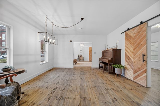 902 W 5TH Street, Erie, PA 16507