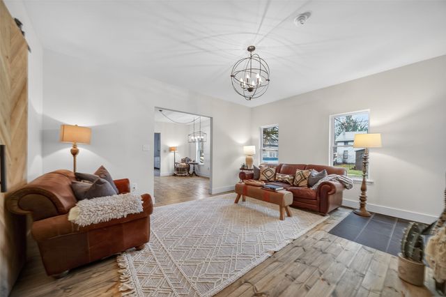 902 W 5TH Street, Erie, PA 16507