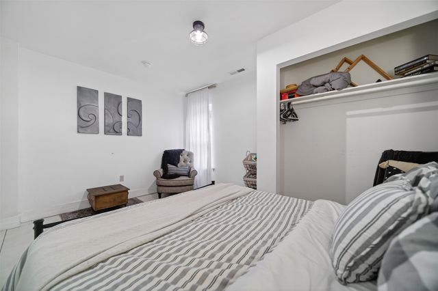 902 W 5TH Street, Erie, PA 16507