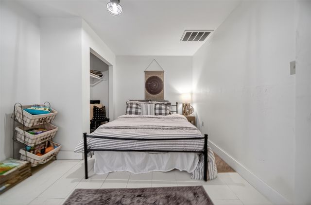 902 W 5TH Street, Erie, PA 16507