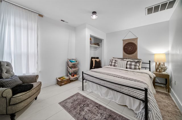 902 W 5TH Street, Erie, PA 16507