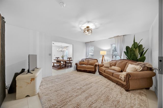 902 W 5TH Street, Erie, PA 16507