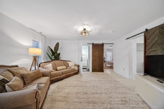 902 W 5TH Street, Erie, PA 16507