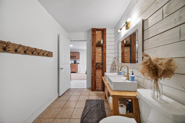 902 W 5TH Street, Erie, PA 16507