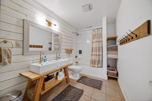 902 W 5TH Street, Erie, PA 16507