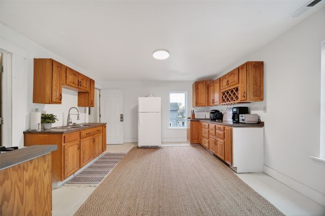 902 W 5TH Street, Erie, PA 16507