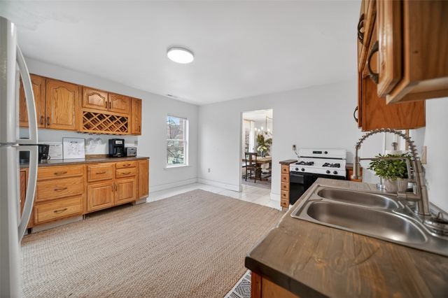 902 W 5TH Street, Erie, PA 16507