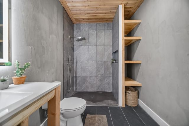 902 W 5TH Street, Erie, PA 16507