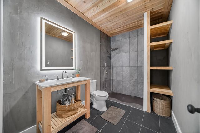 902 W 5TH Street, Erie, PA 16507