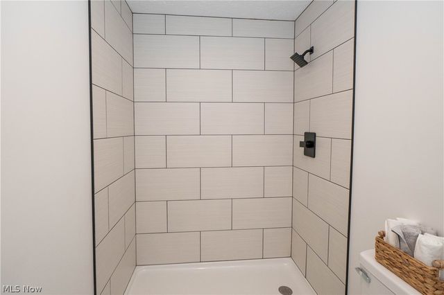 590 Eleanora Drive, Cuyahoga Falls, OH 44223