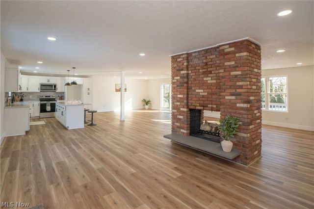 590 Eleanora Drive, Cuyahoga Falls, OH 44223