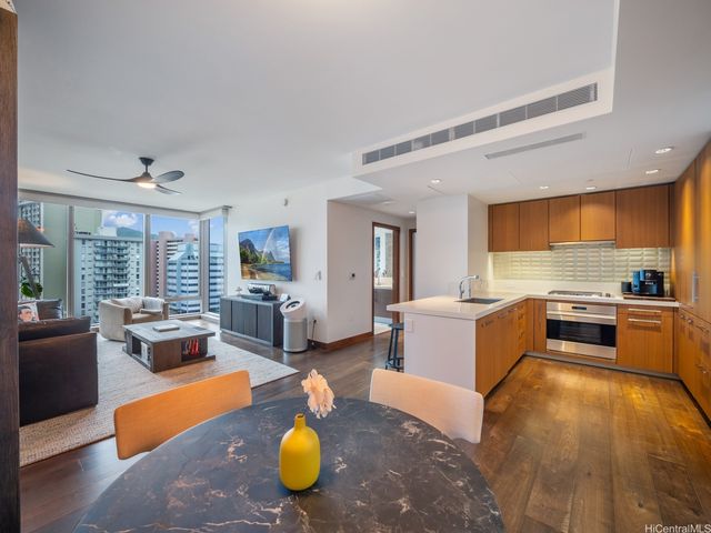 1555 Kapiolani Boulevard 914, Honolulu, HI 96814