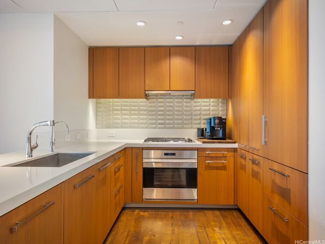 1555 Kapiolani Boulevard 914, Honolulu, HI 96814