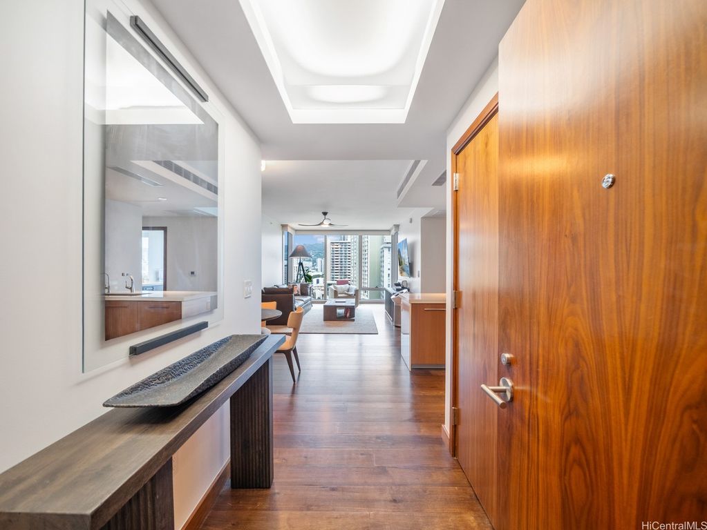 1555 Kapiolani Boulevard 914, Honolulu, HI 96814