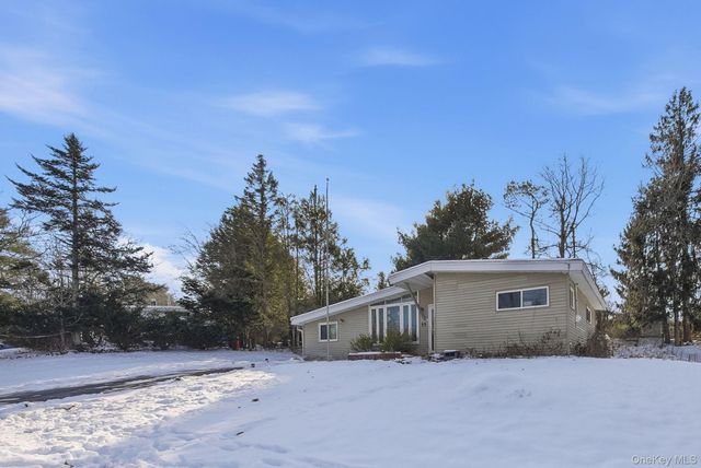 55 Straight Path Path, Rock Hill, NY 12775