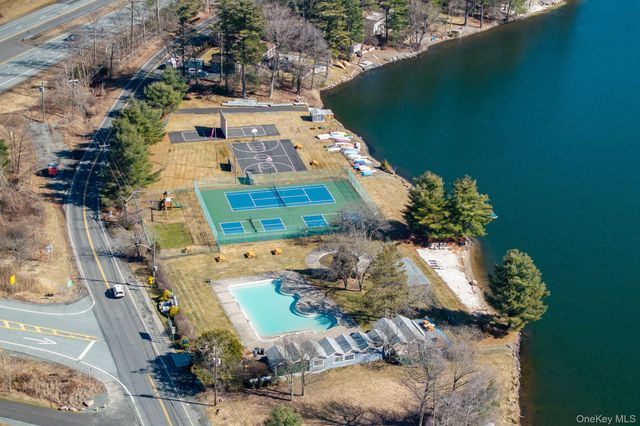 55 Straight Path Path, Rock Hill, NY 12775